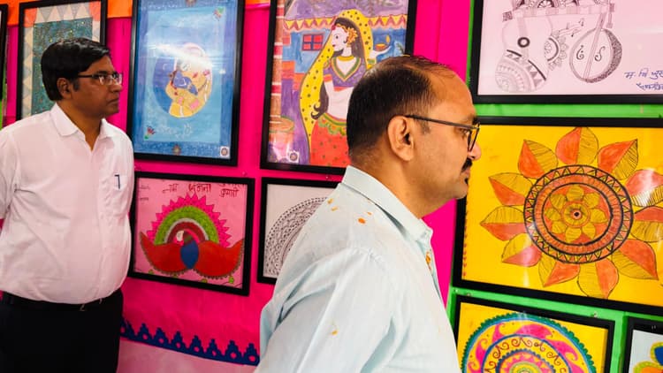 Samastipur News:बाल आर्ट गैलरी की शोभा बढ़ा रही बच्चों की कला