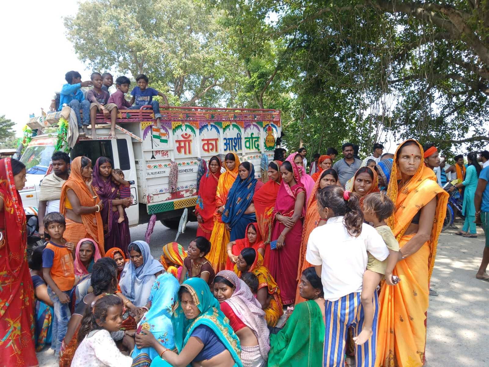 Samastipur News:अज्ञात वाहन की ठोकर से युवक की मौत, शव के साथ किया सड़क जाम