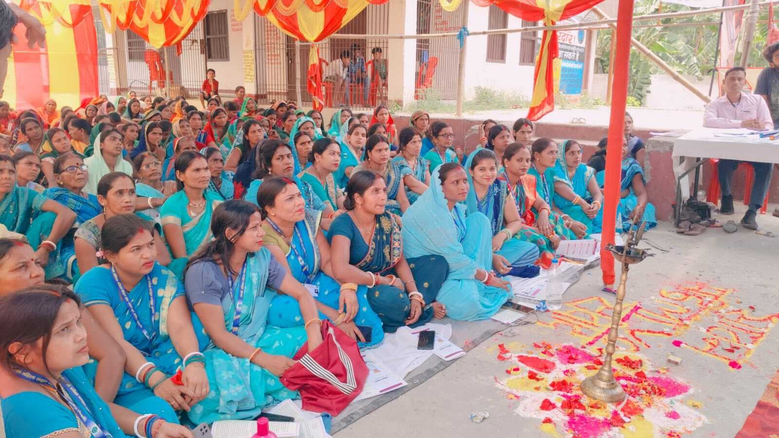 hajipur news. वृद्धा व विधवा पेंशन बढ़ाकर 2500 प्रतिमाह करने की महिलाओं ने की मांग