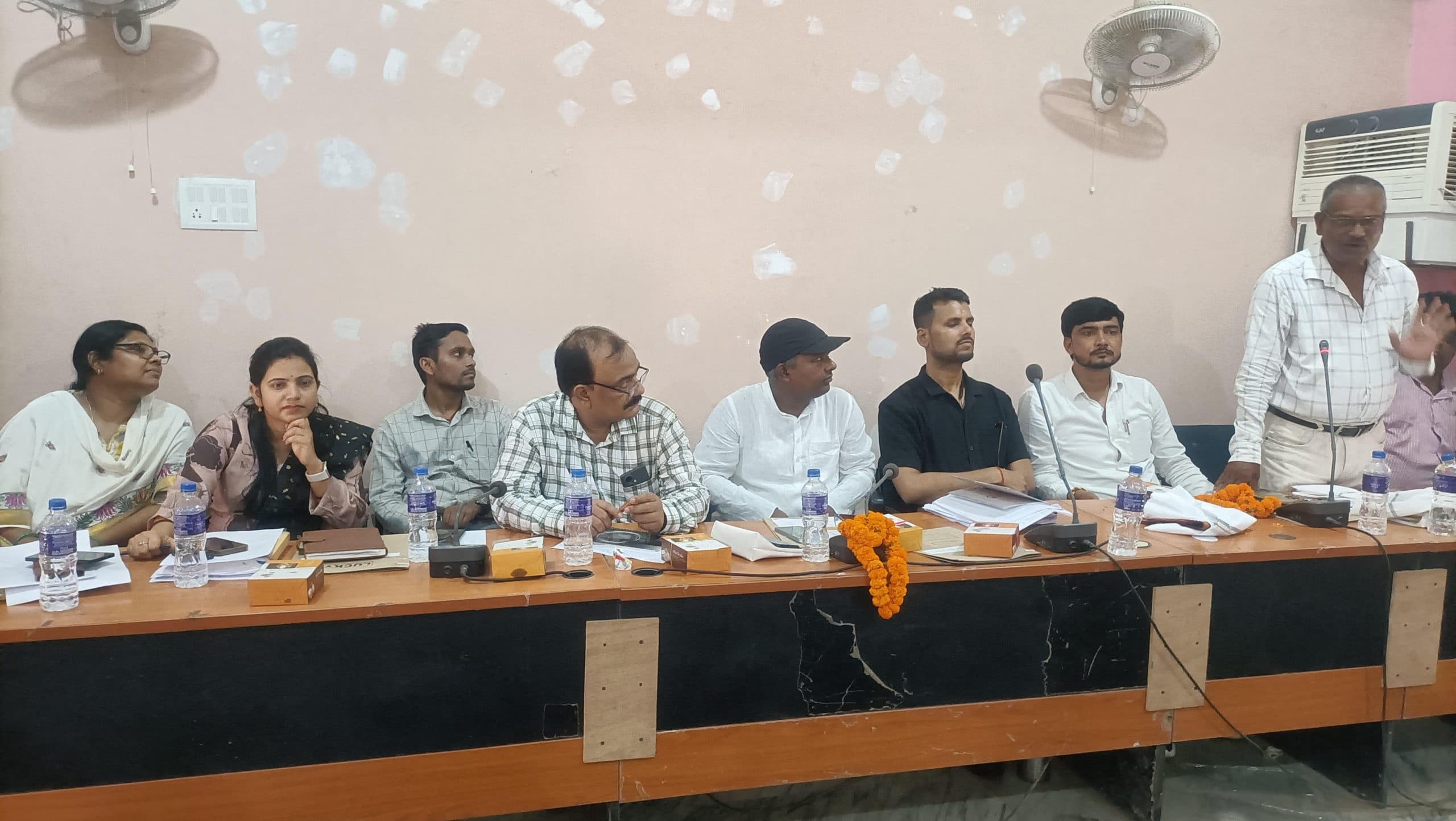 Samastipur News:बैठक में गूंजी नल-जल, बिजली, जलजमाव समेत अन्य समस्याएं