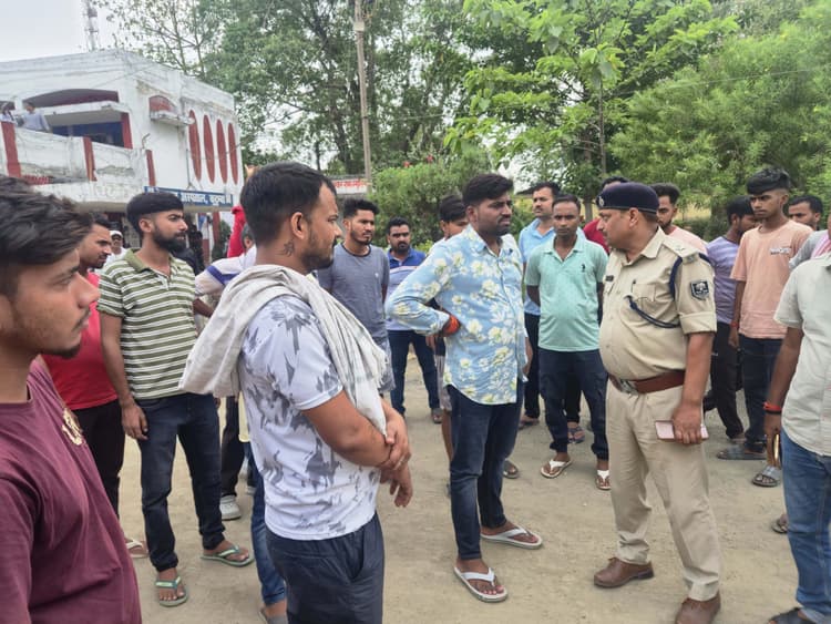 नवजात की मौत के बाद हंगामा, डॉक्टर पर लगाया लापरवाही के आरोप