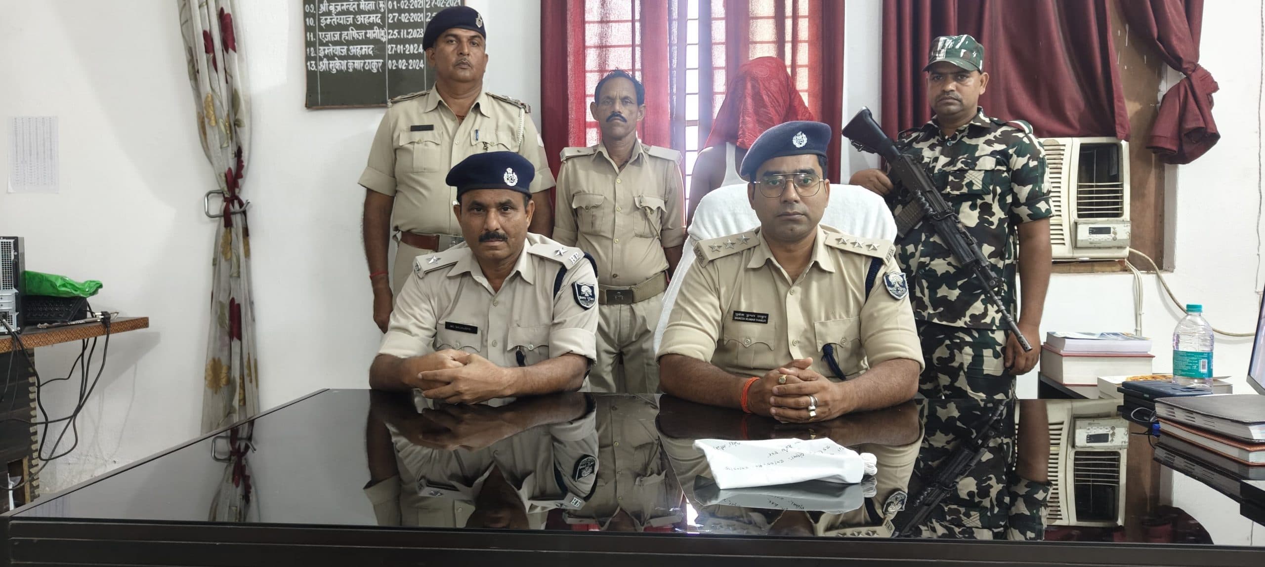 अवैध हथियार के साथ अपराधी गिरफ्तार