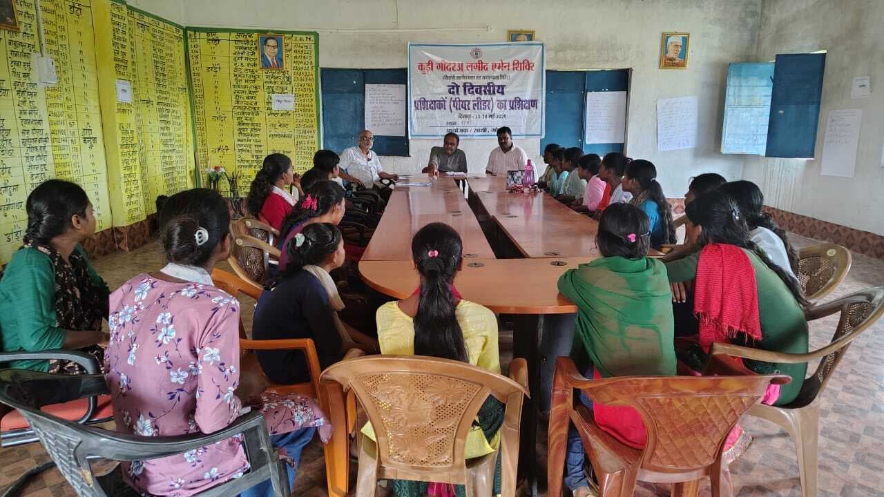 उत्सव के रूप में किशोरियां मनाएगी समर कैंप, पियर लीडर हुई प्रशिक्षित : डॉ नीरज