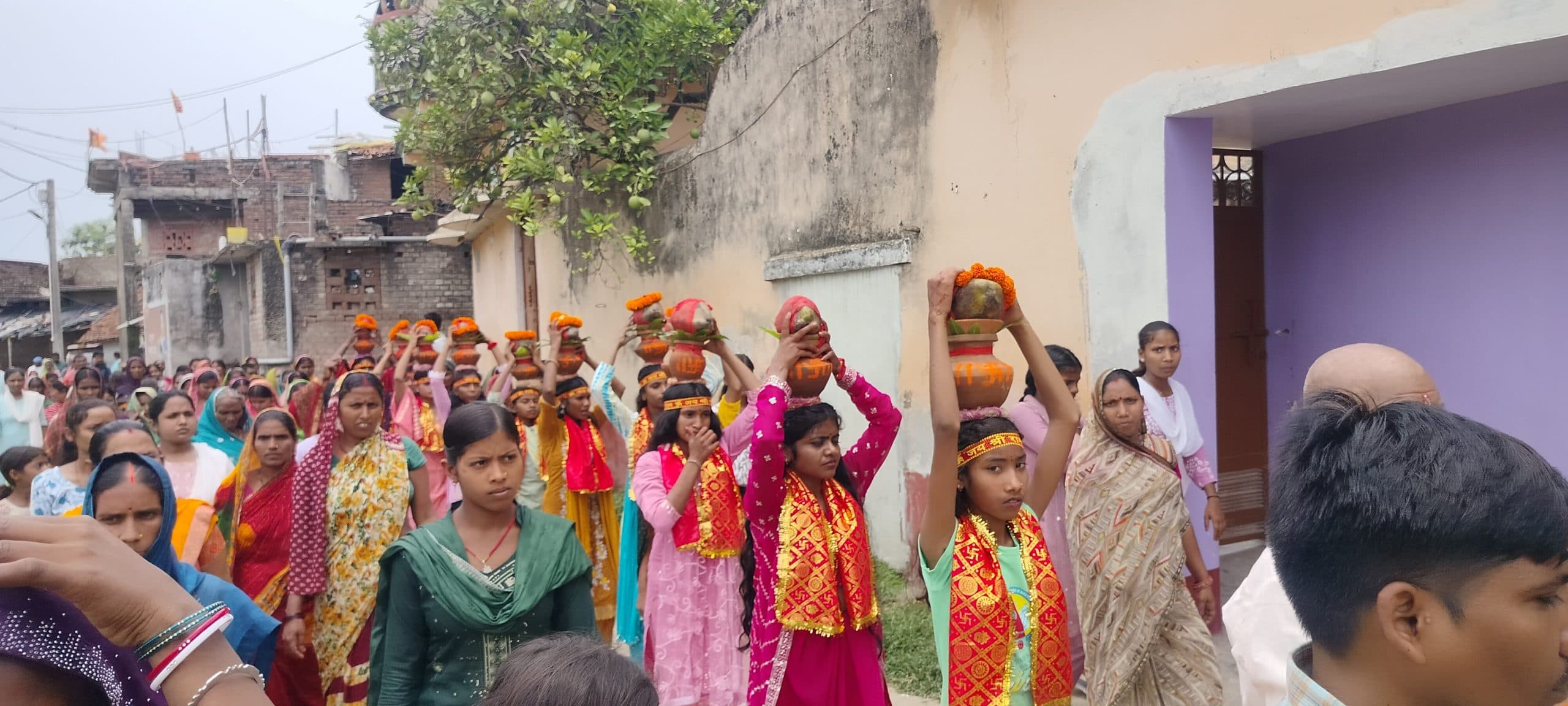 महारुद्र यज्ञ के ध्वजारोहण को ले निकाली शोभायात्रा