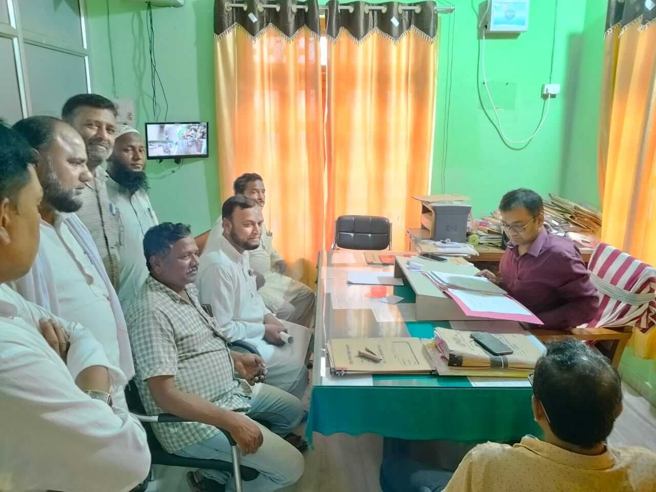 वेतन निर्धारण प्रारंभ करने की अनुमति मिली, डीपीओ से मिला शिक्षक संघ का शिष्टमंडल