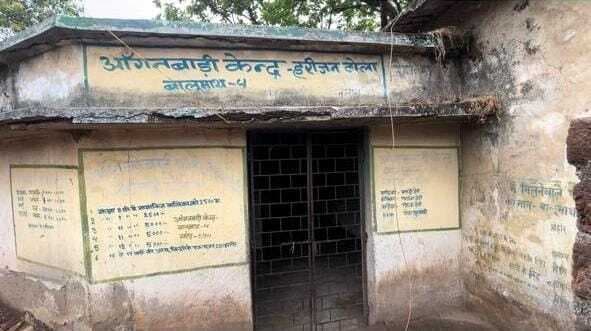 बंद आंगनबाड़ी केंद्रों की सेविकाओं को शोकॉज