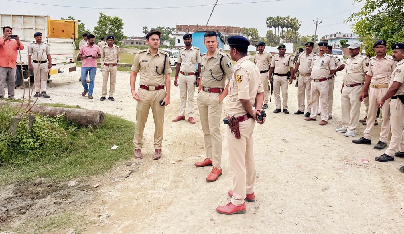 Gopalganj News : शराब तस्करों ने पुलिस टीम पर किया हमला, कुचायकोट के थानेदार समेत तीन घायल