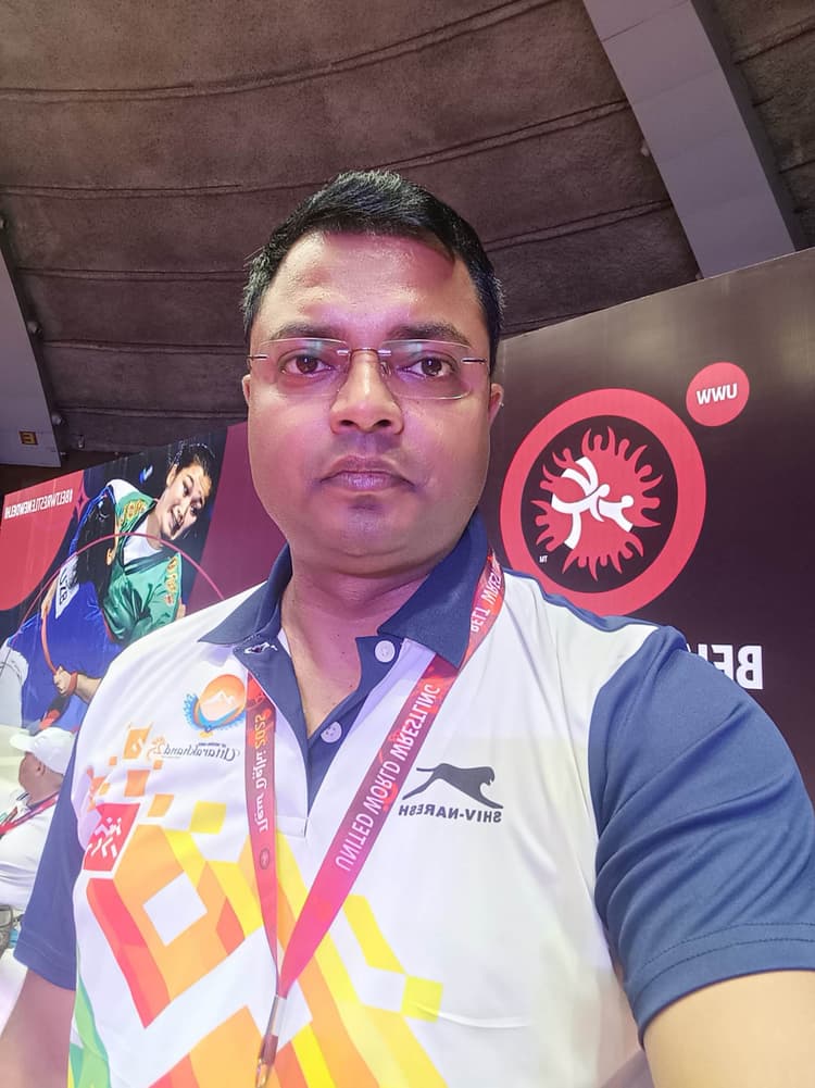 Giridih News: सरिया के नीतीश एशिया रेसलिंग चैंपियनशिप में भारतीय टीम के कोच व फिजियो बने