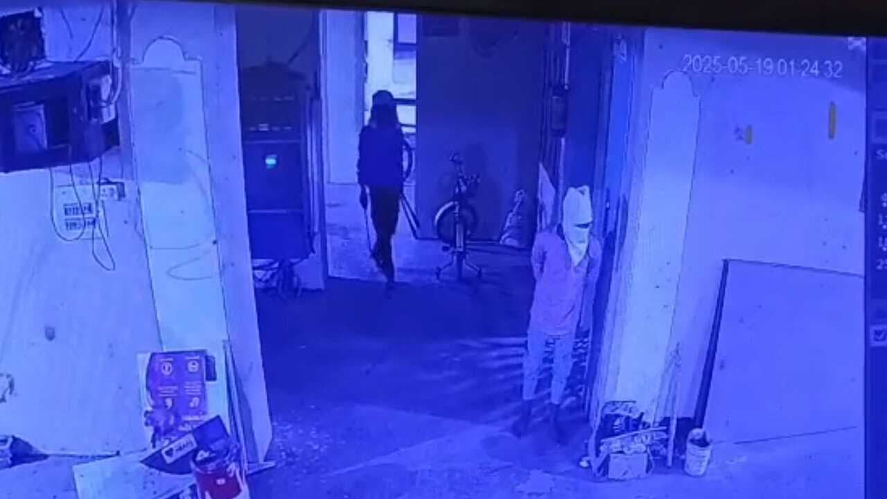 अभियंता के बंद फ्लैट का ताला काट 10 लाख की संपत्ति चोरी