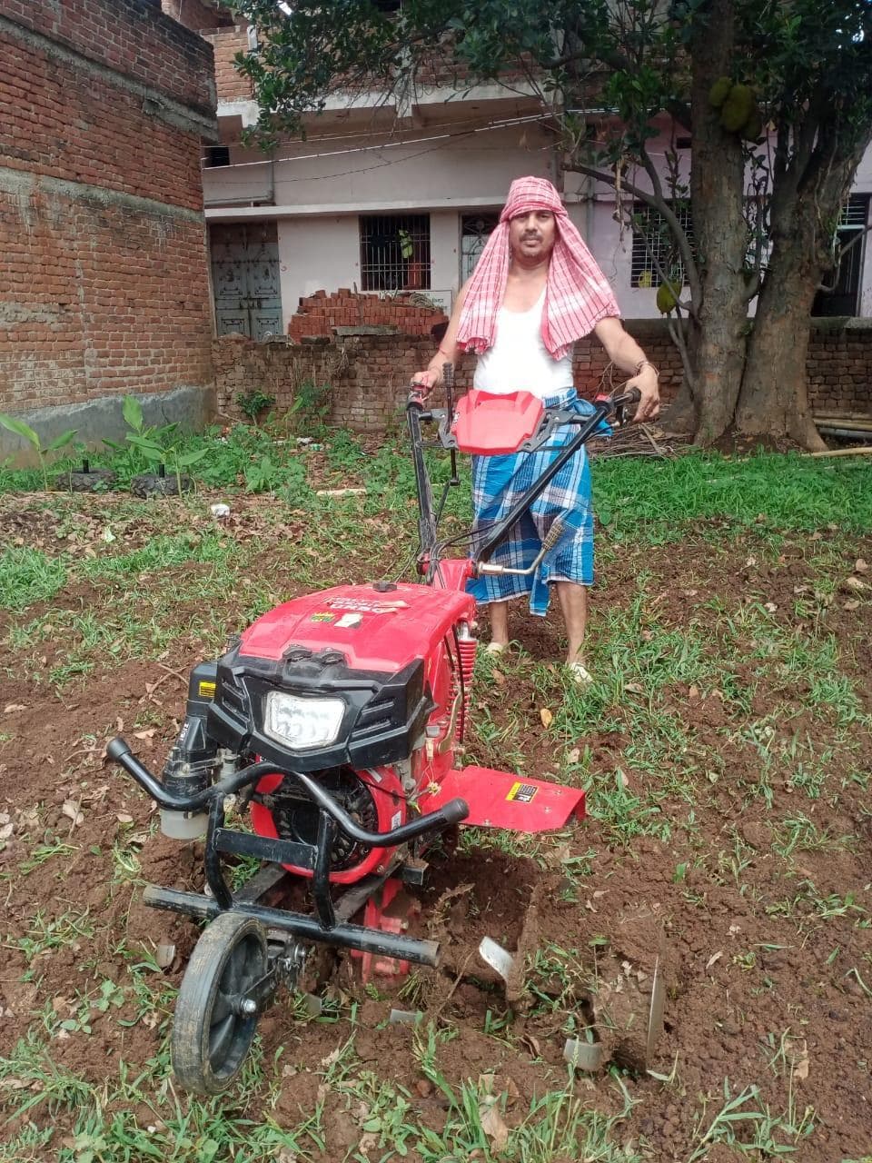 Giridih News: सूर्य का रोहिणी नक्षत्र में प्रवेश कल, खेतों की जुताई में लगे किसान