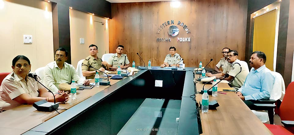 Rourkela News: सुंदरगढ़ जिले में बंद हैं नक्सली गतिविधियां, पुलिस बरत रही पूरी सावधानी: डीआइजी