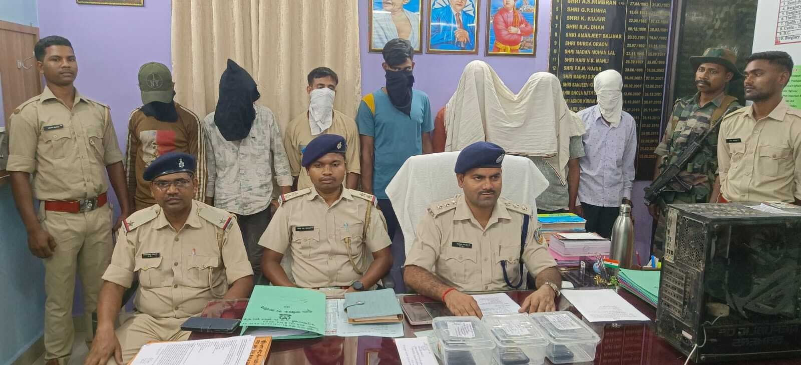मोबाइल चोरी करने वाले गिरोह का भंडाफोड़, छह अपराधी गिरफ्तार