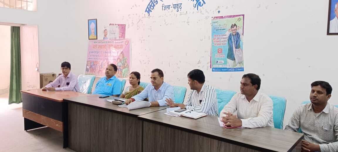 30 जून तक सभी कार्डधारियों में करें राशन का वितरण : बीडीओ