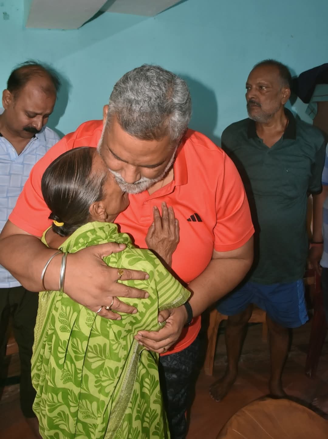 पूर्व पार्षद के पुत्र के निधन पर सांसद ने जताया शोक