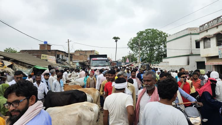 हनवारा बाजार में डेढ़ घंटे तक लगा जाम, परेशान दिखे लोग