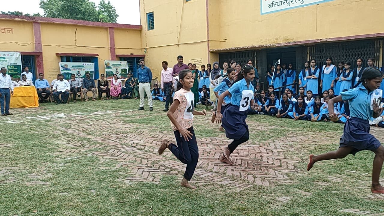 सीआरसी स्तरीय खेलकूद में छात्र-छात्राओं ने दिखाया अपना दम-खम