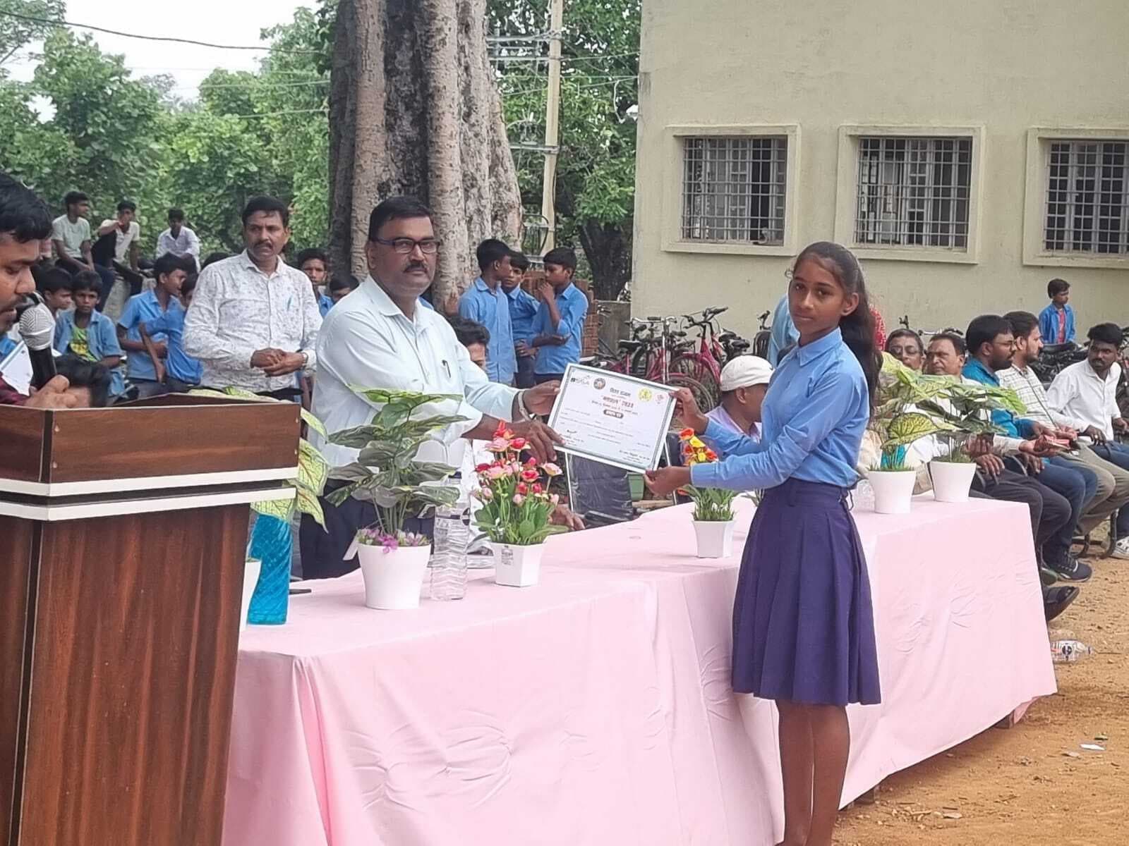 खेलकूद में छात्र-छात्राओं ने किया बेहतरीन प्रदर्शन