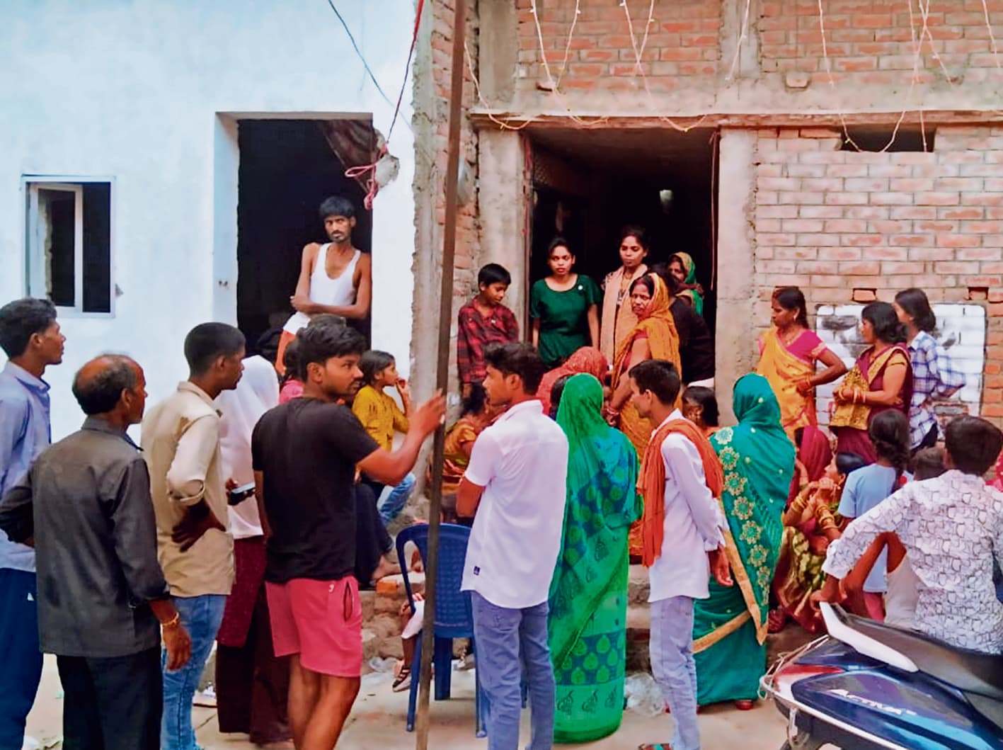 Gopalganj News :  गोपालगंज में लौंडा नाच में बवाल, मंडप से दूल्हे का अपहरण, सीवान से पुलिस ने 10 घंटे बाद करायी रिहाई