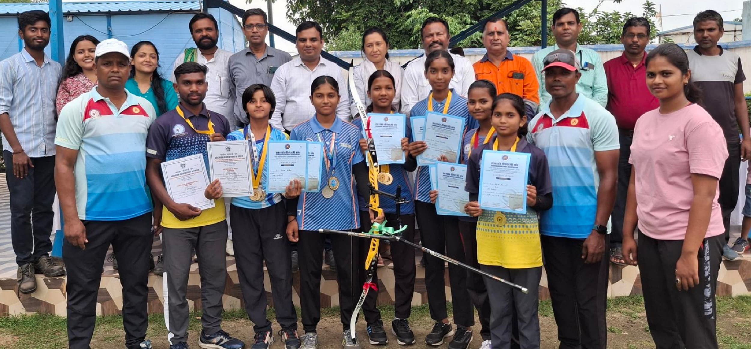 Bokaro News : वेदांता इएसएल तीरंदाजी अकादमी ने खिलाड़ियों व कोच को किया सम्मानित