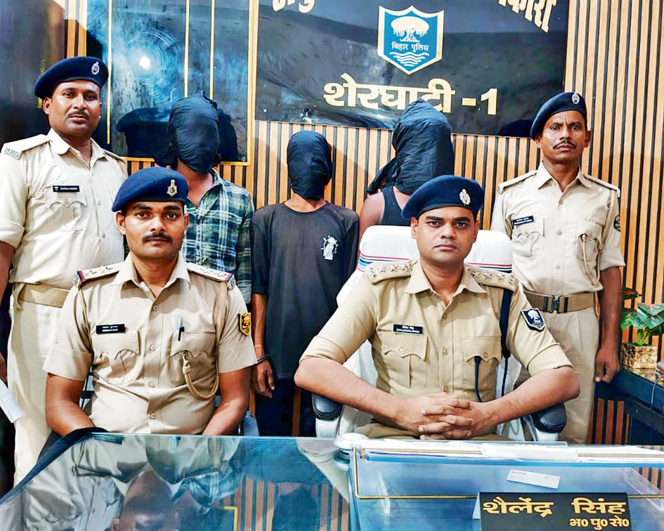 Gaya News : हत्या के आरोपित गिरफ्तार, बंदूक से खेलने के चक्कर में चली थी गोली