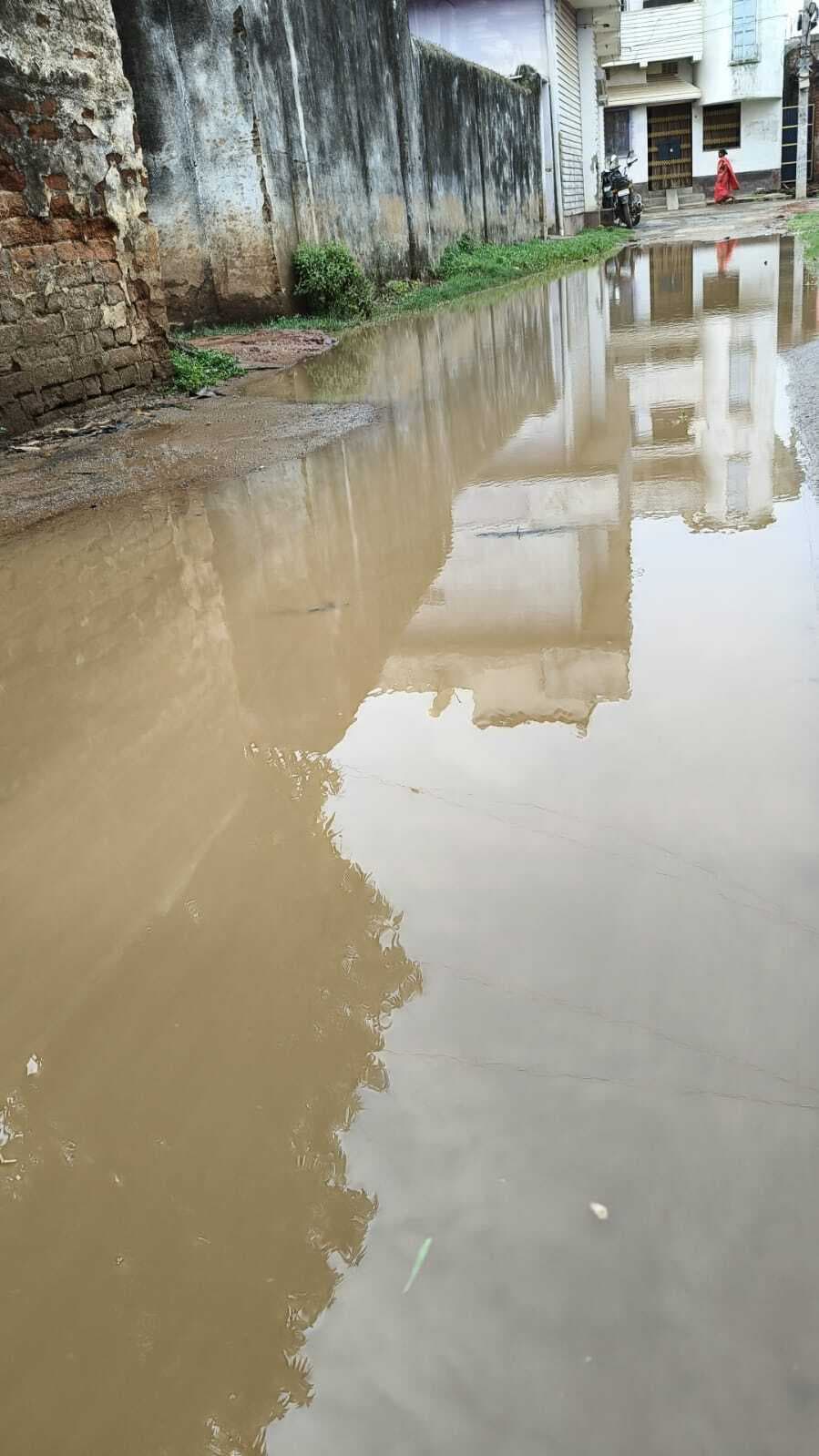 रौतारा में जलजमाव से परेशानी, मुहल्लेवासियों ने लगायी गुहार