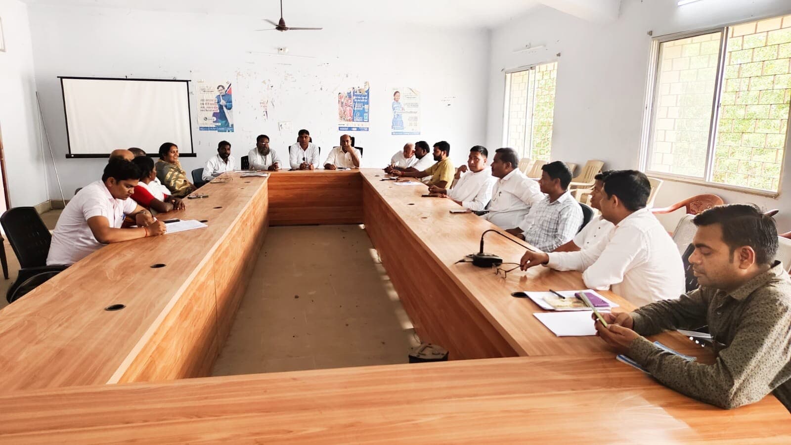 Giridih News: लाभुकों के बीच तीन माह के अनाज का वितरण करने का निर्देश