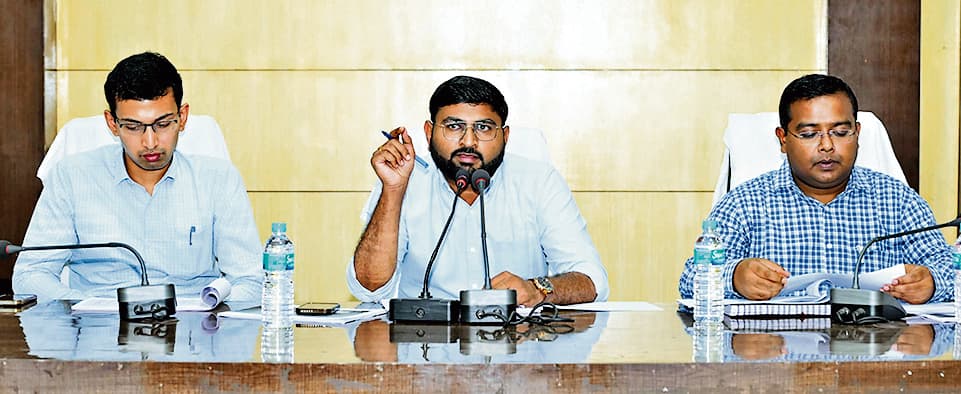 Rourkela News: पीएम जनमन योजना की बैठक में लाभार्थियों को दीर्घकालिक आजीविका उपलब्ध कराने पर जोर