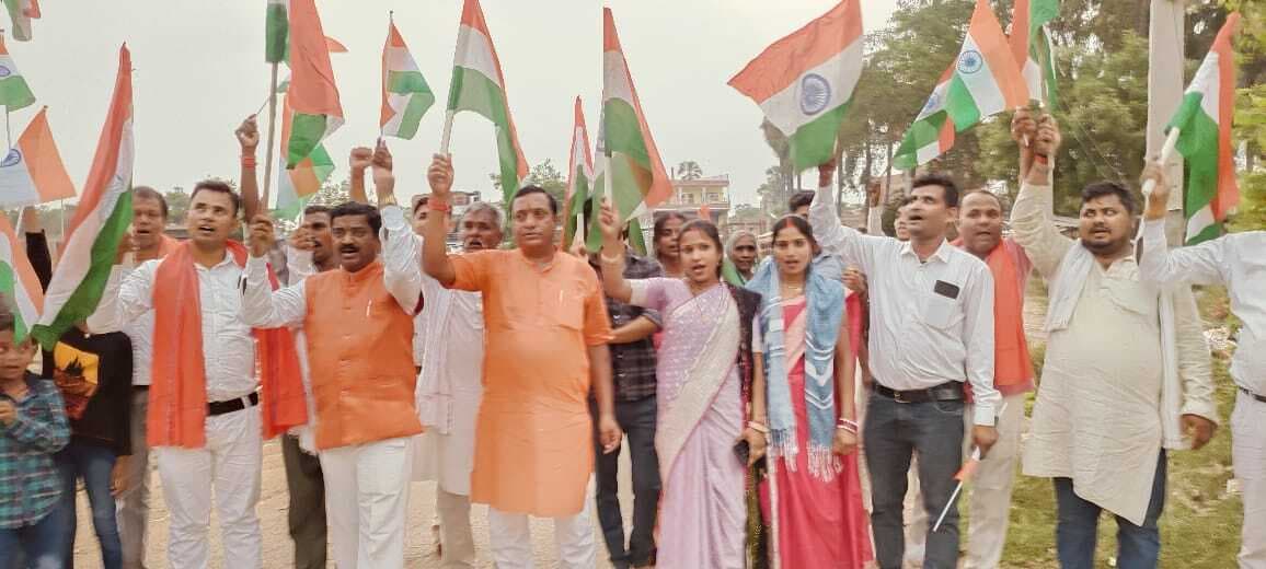 एनडीए ने निकाली भव्य तिरंगा यात्रा