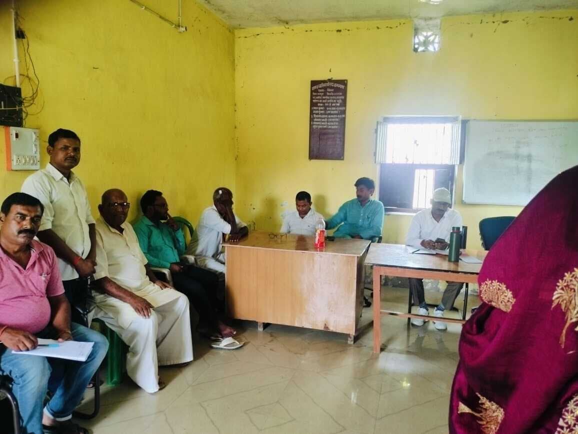 कमरगामा में आयुष्मान कार्ड बनाने को लेकर पीओ ने किया बैठक
