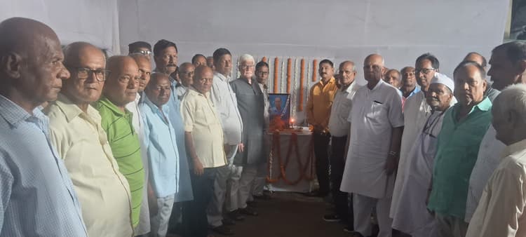 पुलिस अवर निरीक्षक के निधन पर पेंशनर समाज ने दी श्रद्धांजलि