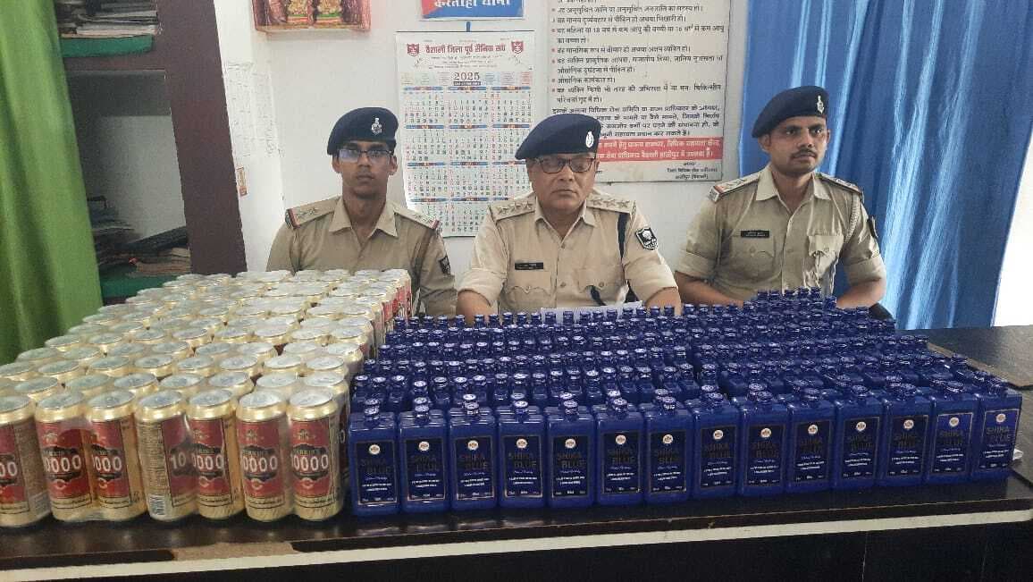 hajipur news. कंटेनर में छुपाकर लायी जा रही 18 लाख की विदेशी शराब व बियर जब्त