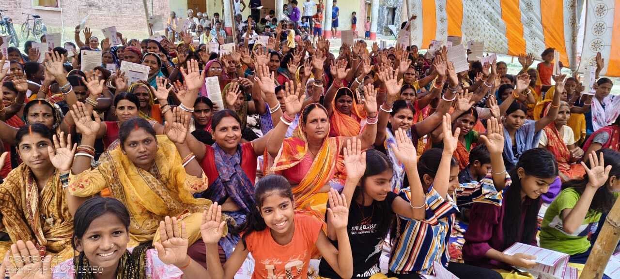 महिलाएं विकास के लिए लोगों को आगे आने को कर रहीं प्रेरित