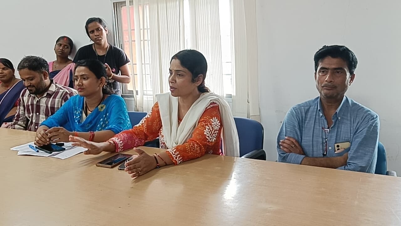 आशा दीदीयों को दिया गया प्रशिक्षण, 26 से 28 तक छूटे लाभार्थियों का बनेगा आयुष्मान कार्ड