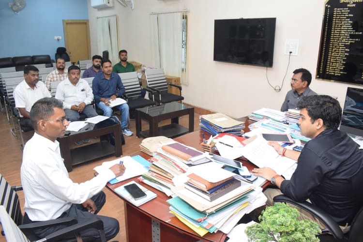 बिजली आपुर्ति दुरुस्त रखने सहित स्वास्थ्य सुविधाओं को लेकर दिये कई निर्देश