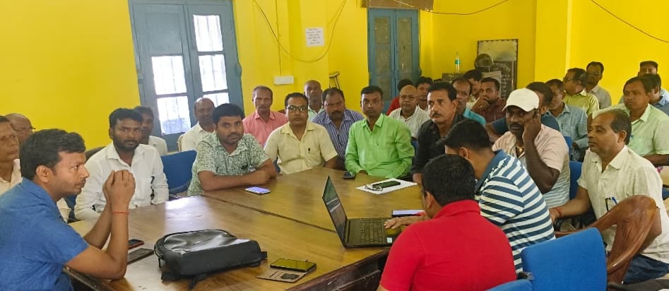 बीएलओ के मोबाइल नंबर को अपडेट कराने में जुटा प्रशासन