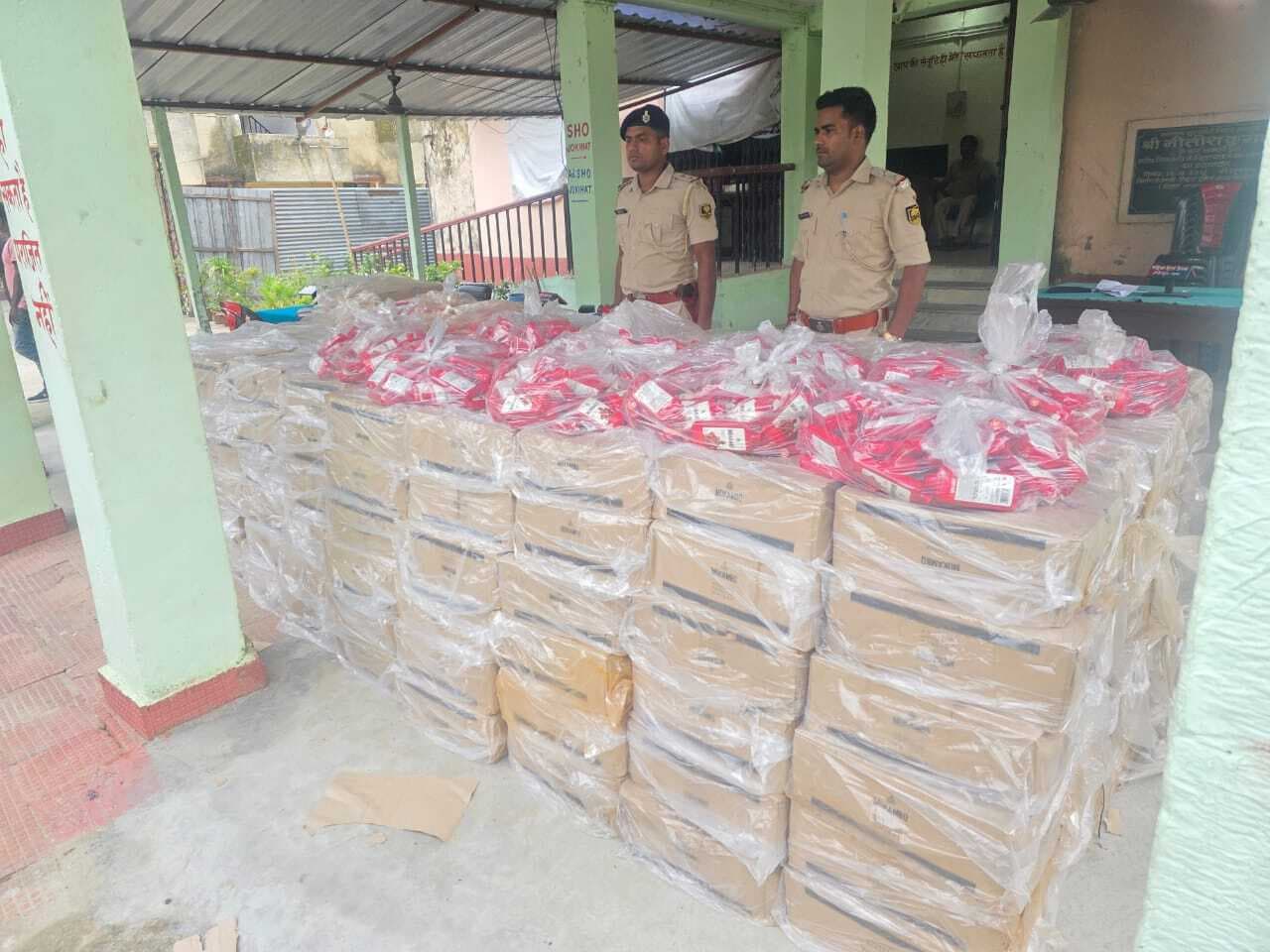 ट्रक से 2531 लीटर विदेशी शराब जब्त