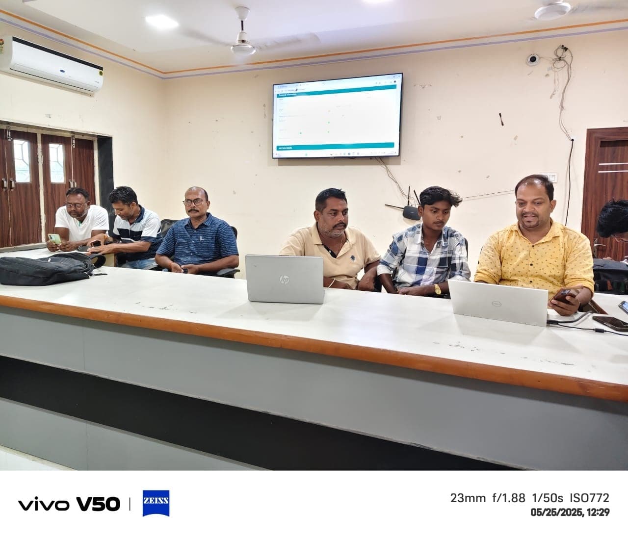 एक कर्मी एक दिन में 100 लाभुकों का बनायेंगे आयुष्मान कार्ड