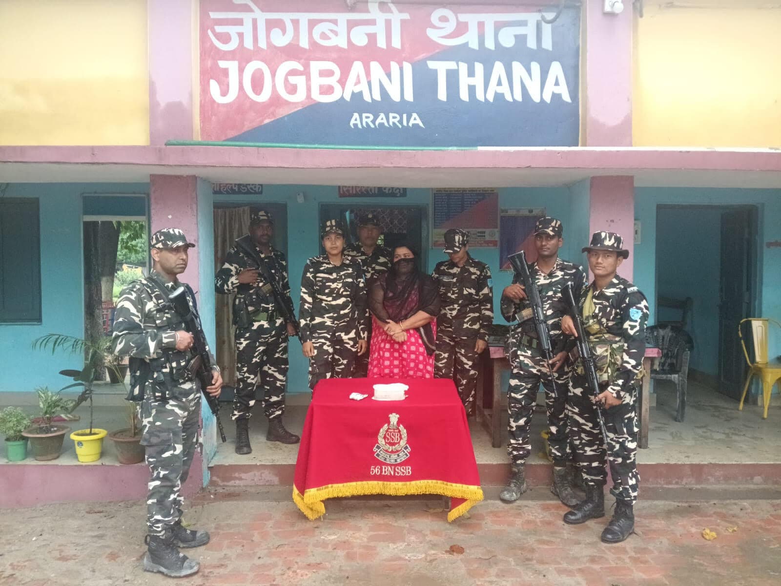 ब्राउन शुगर व विभिन्न देशों की करेंसी के साथ महिला गिरफ्तार