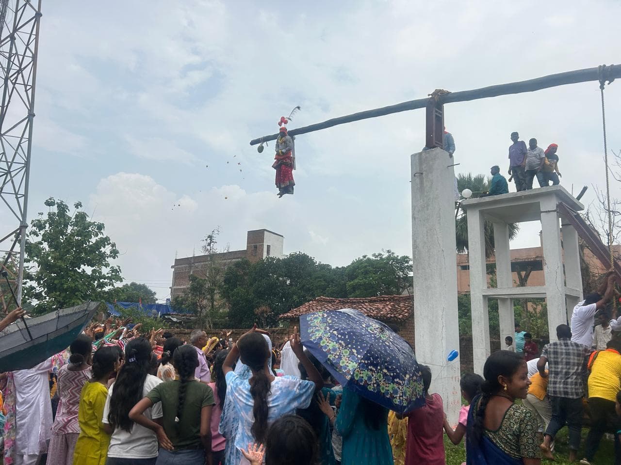 भोक्ता ने आस्था के फूल बरसाये