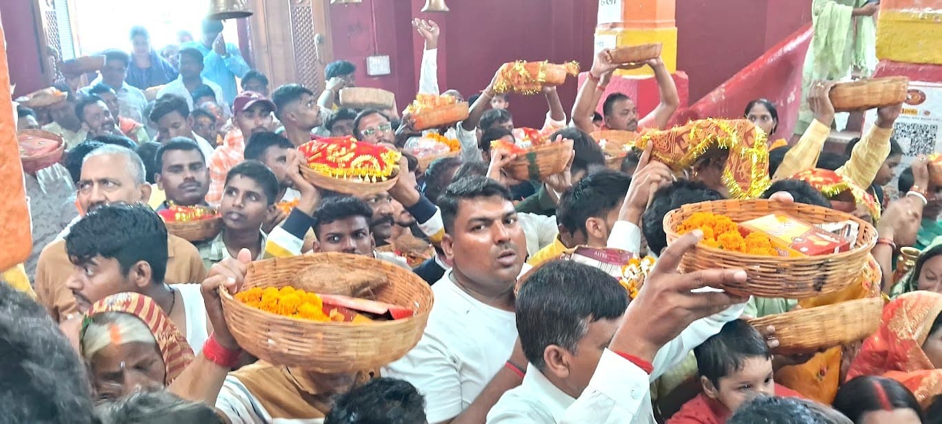 Aurangabad News : सिपाही भर्ती परीक्षा में पास अभ्यर्थियों ने भागवान भास्कर की पूजा कर लिया आशीर्वाद