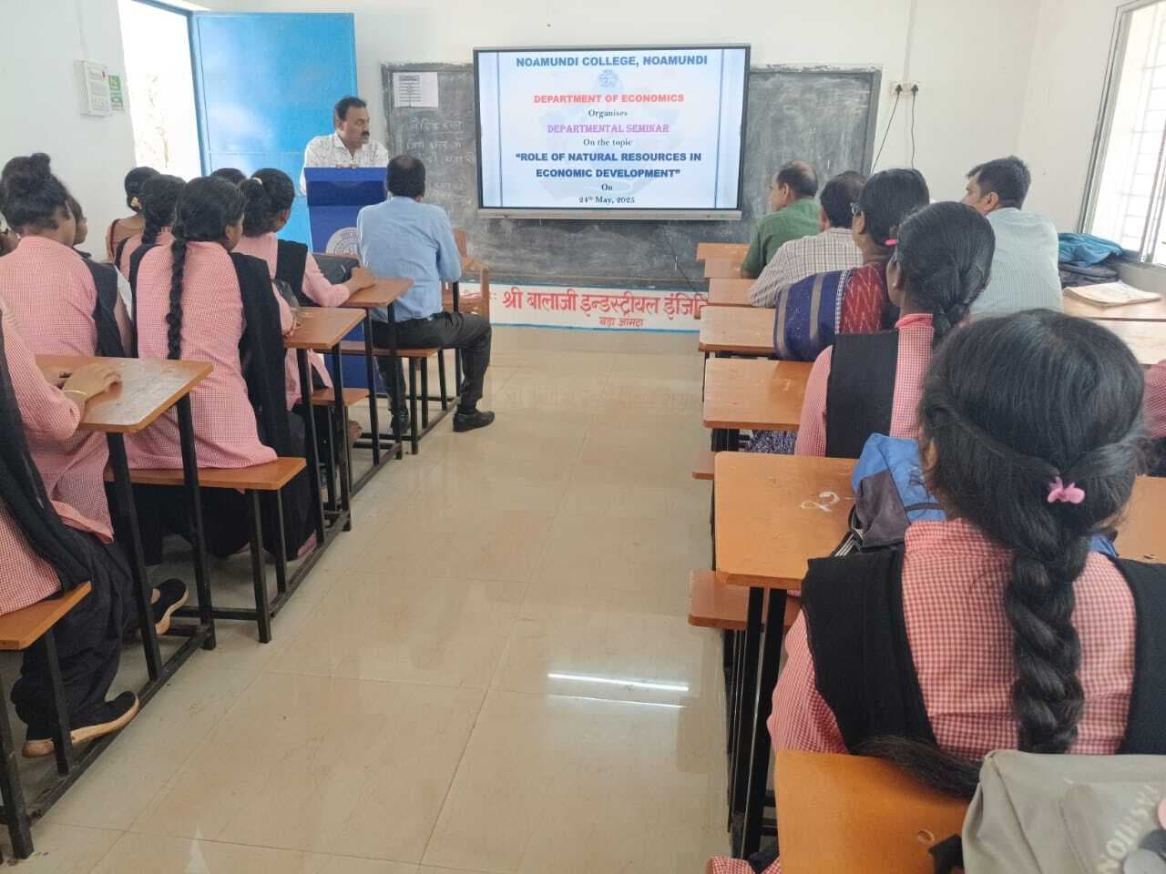 Chaibasa News : प्राकृतिक संसाधन राष्ट्र के विकास का आधार : प्रो मनोजीत