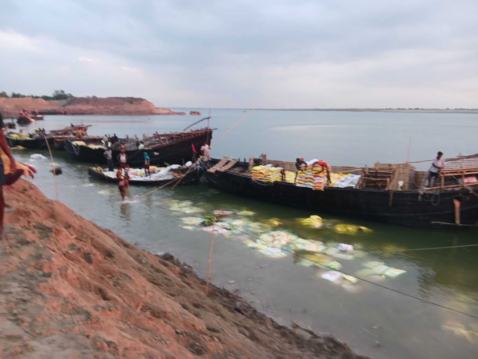 Bhagalpur news मुख्य अभियंता ने टुटान पर चल रहे कार्यों का निरीक्षण