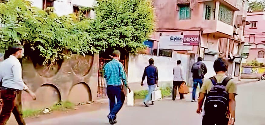 रिश्वत लेते मुर्शिदाबाद मेडिकल कॉलेज का वरिष्ठ चिकित्सक रंगे हाथ गिरफ्तार