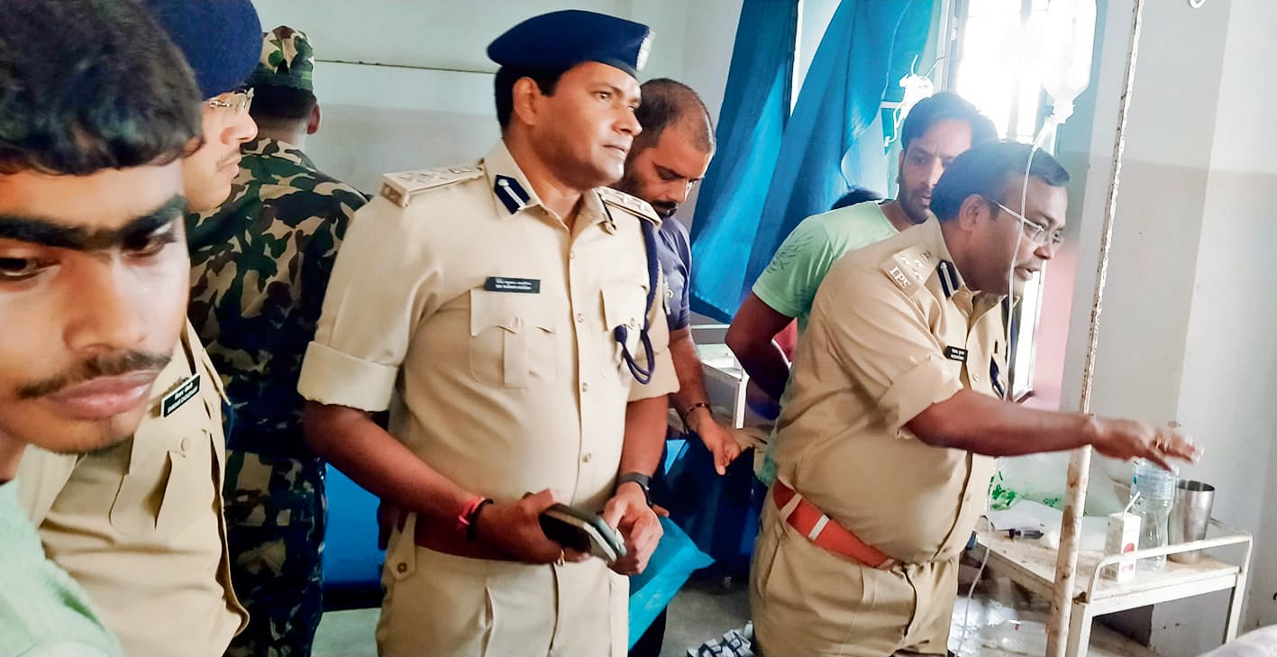 Saran News : एकमा में स्वर्ण व्यवसायी को गोली मारकर तीन लाख के गहने व एक लाख नकद की लूट