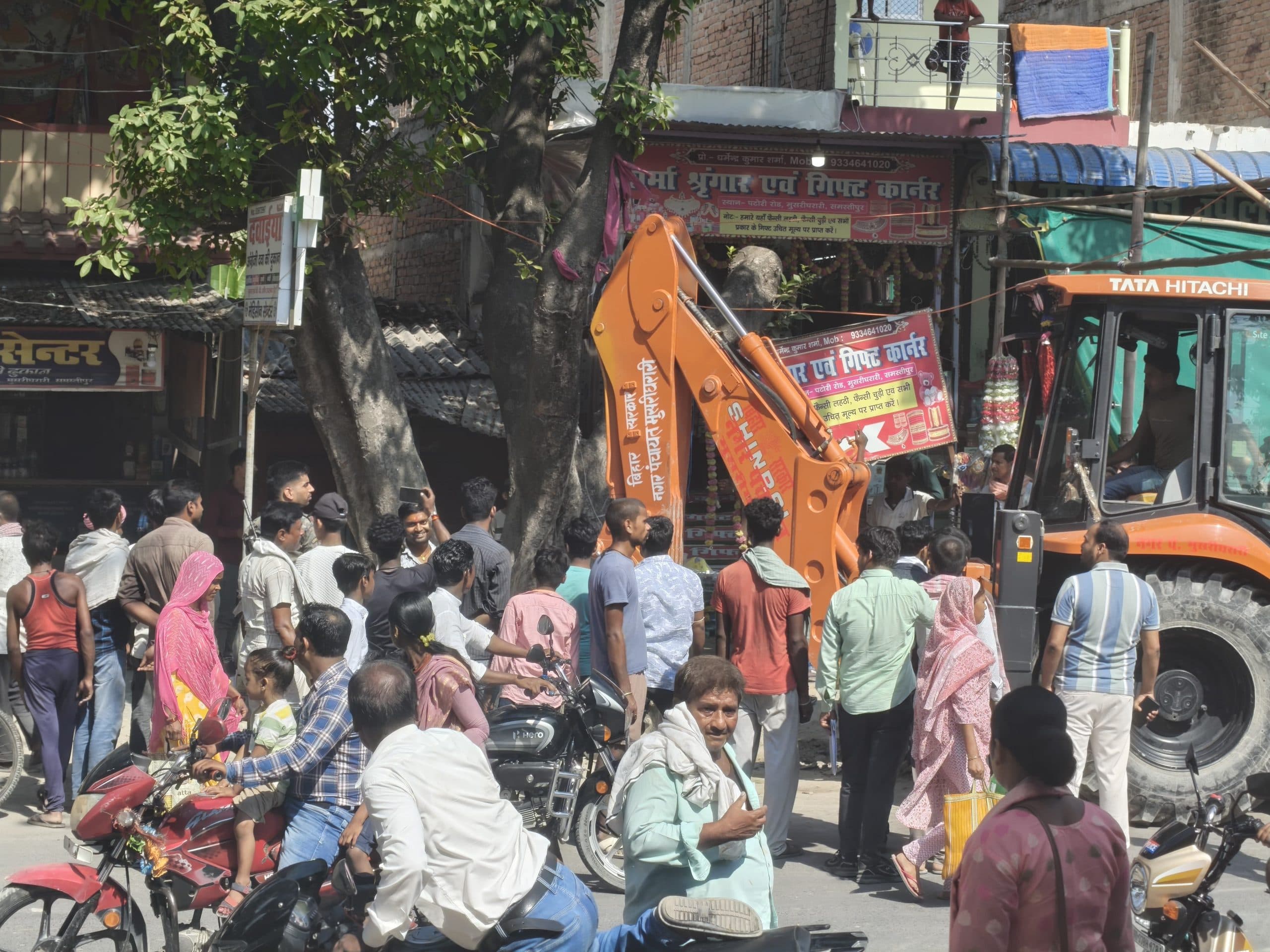 Samastipur News:मुसरीघरारी में चला अतिक्रमणमुक्ति अभियान