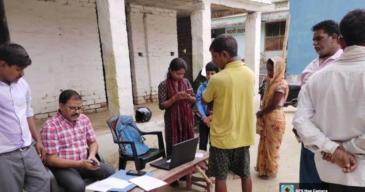 Samastipur News:बीडीओ ने किया कैंप का निरीक्षण