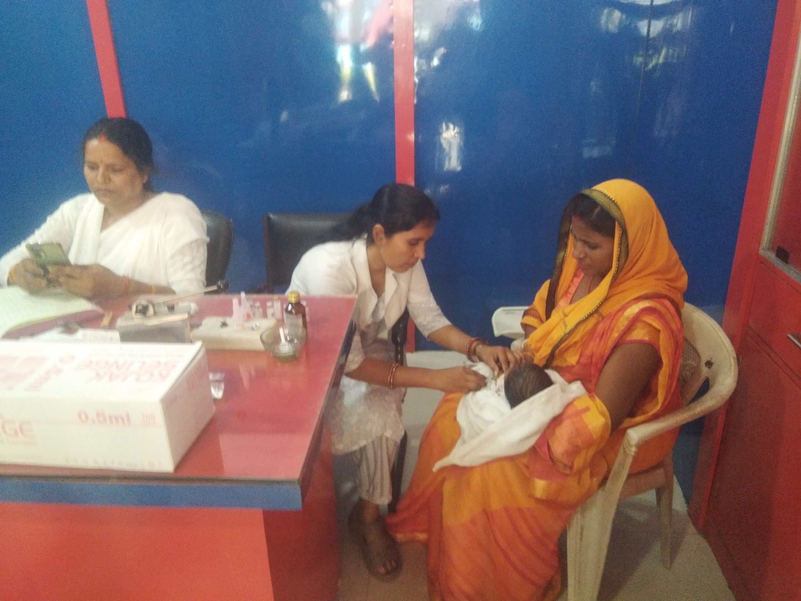 आशा की हड़ताल खत्म होते ही पीएचसी में टीका का कार्य शुरू