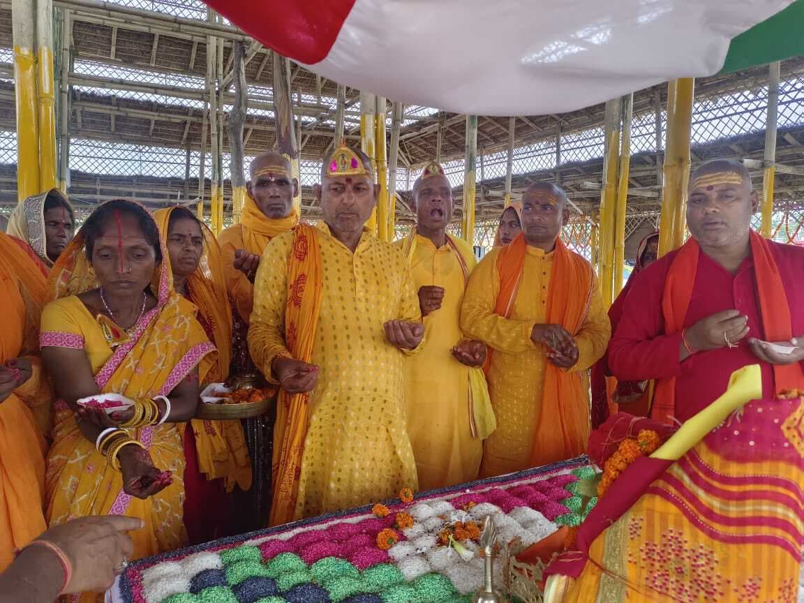Samastipur News:महाविष्णु यज्ञ में पूजा-अर्चना को उमड़े श्रद्धालु
