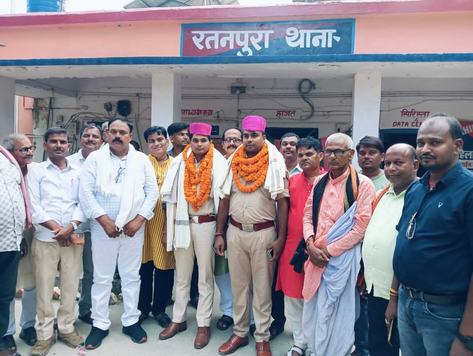 स्थानांतरित थानाध्यक्ष को दी गयी विदाई, नये का किया स्वागत