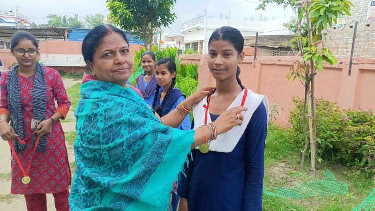 मशाल प्रतियोगिता में बेहतर प्रदर्शन करने वाले विद्यार्थियों को किया गया सम्मानित